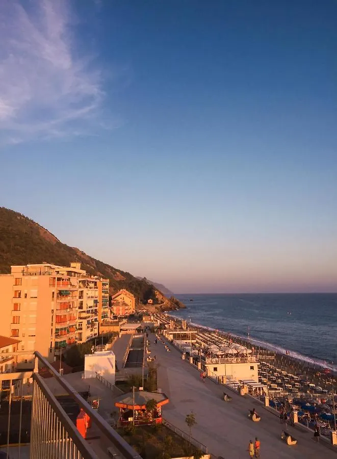 Apartment Casa Blumele, Appartamento Completo, 100Mq, Lgbtqplus Friendly Deiva Marina Italy