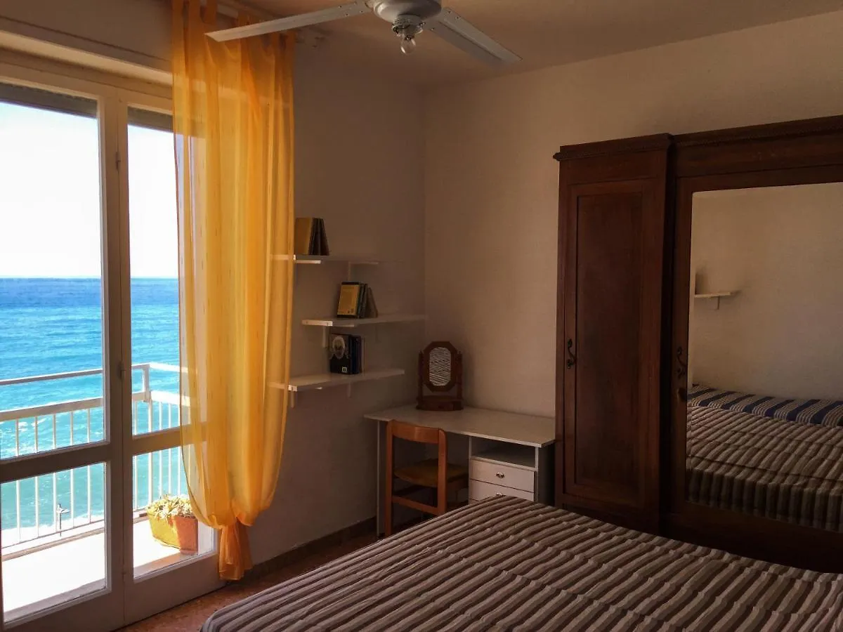 Casa Blumele, Appartamento Completo, 100Mq, Lgbtqplus Friendly Deiva Marina Apartment