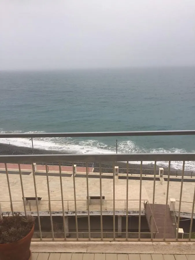 Casa Blumele, Appartamento Completo, 100Mq, Lgbtqplus Friendly Deiva Marina 0*,