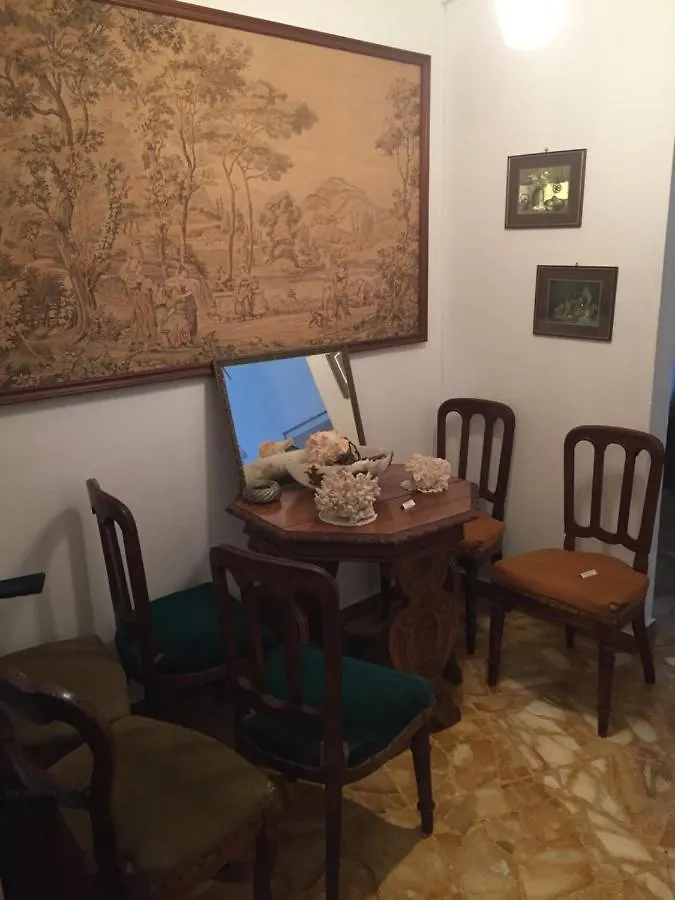 Casa Blumele, Appartamento Completo, 100Mq, Lgbtqplus Friendly Deiva Marina 0*,  Italy