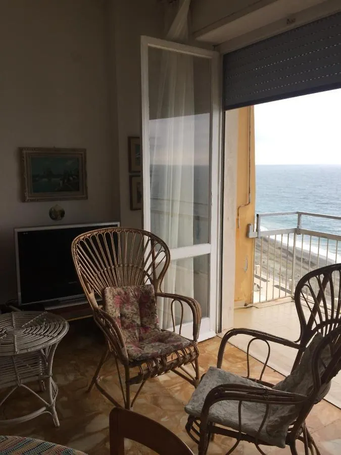 Casa Blumele, Appartamento Completo, 100Mq, Lgbtqplus Friendly Deiva Marina Italy